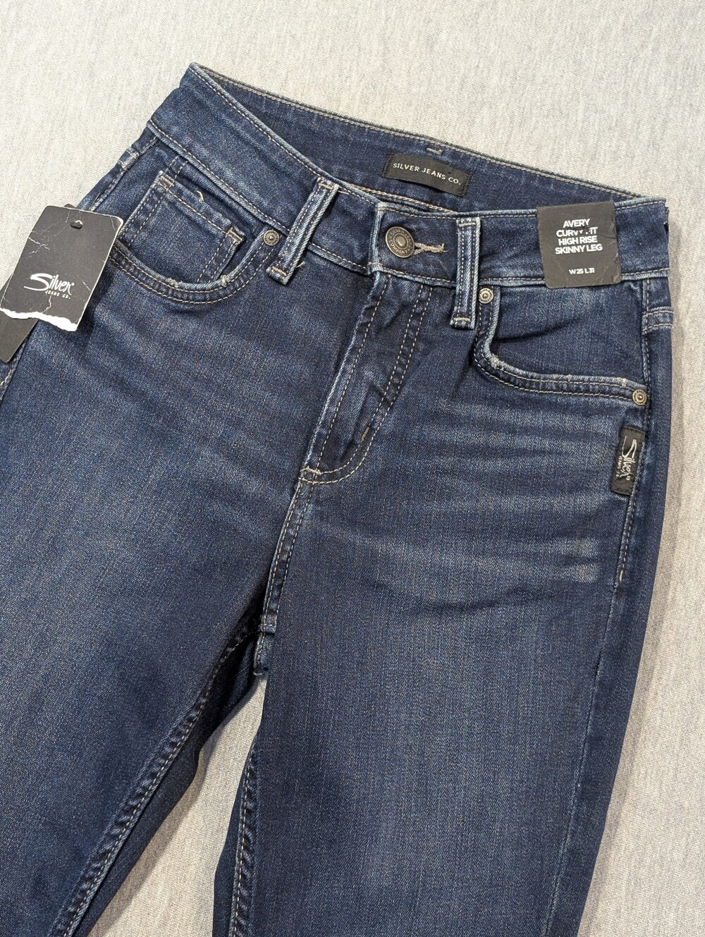 Silver Jeans Avery Curvy Fit Skinny Jeans Women's 25 X 31 Blue High Rise NWT